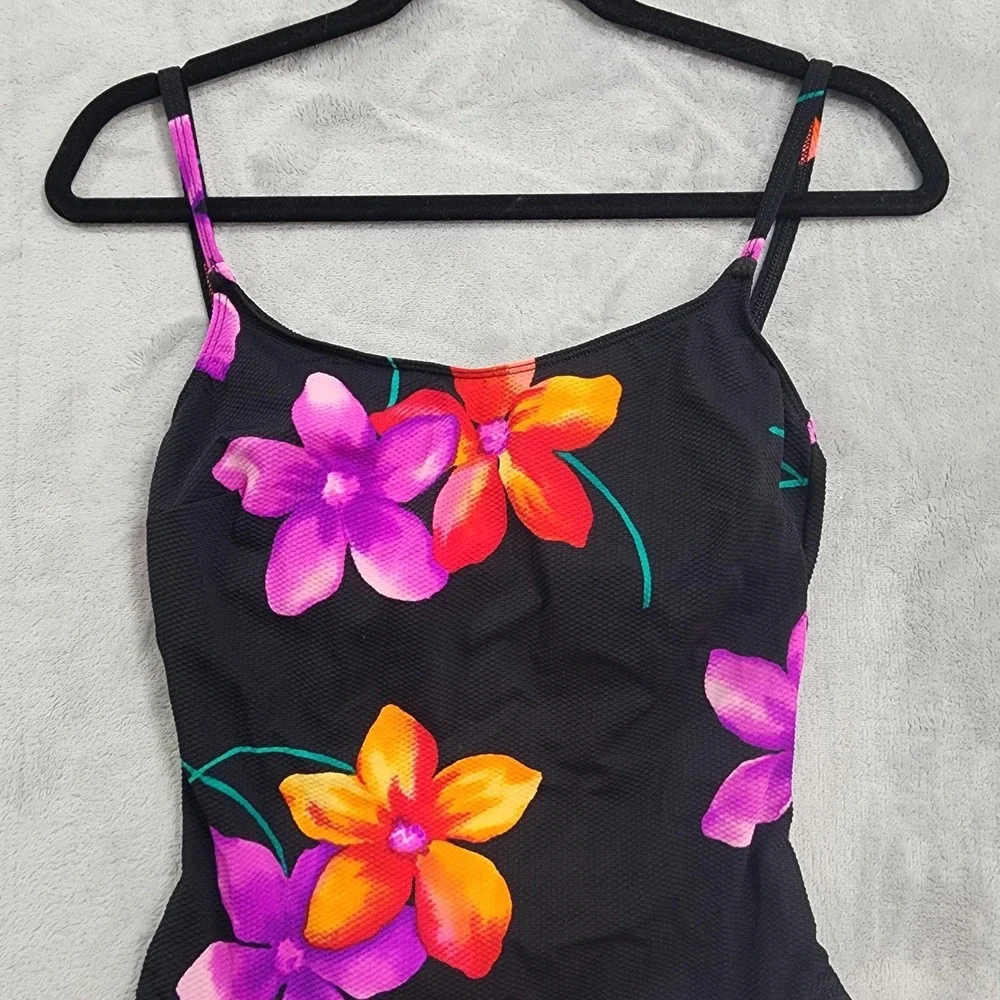 Vintage Beach Cabana Swimsuit M Black Floral One‎ Piece Padded Lined Stretch